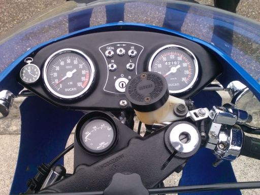 ドゥカティ・900SS(イタリア車 - 年式不明)_11