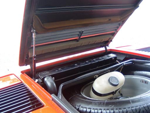 フェラーリ・308GTS・クアットロヴァルヴォーレ(イタリア車 - 1985年)_13